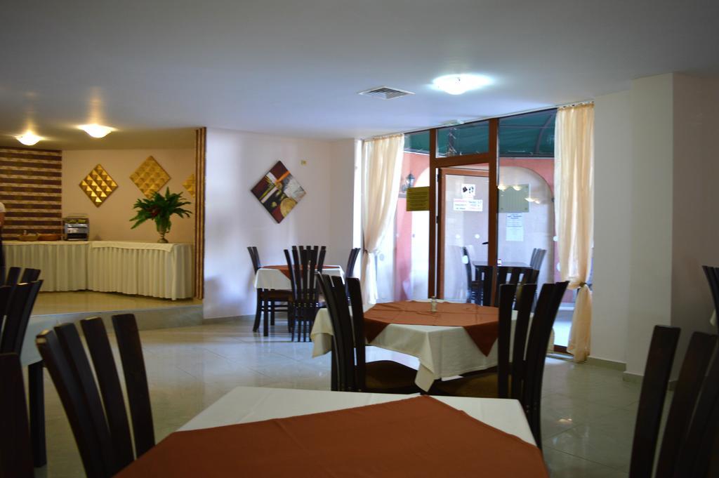 South Beach Hotel - New Management And Free Beach Access Tsarevo Bagian luar foto