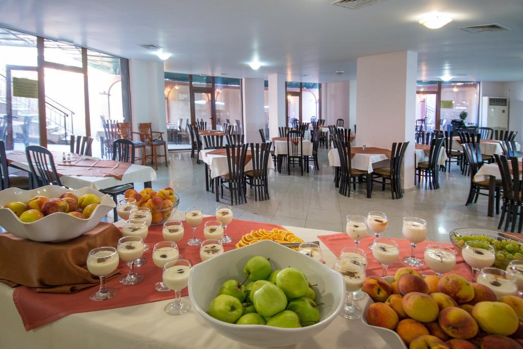 South Beach Hotel - New Management And Free Beach Access Tsarevo Bagian luar foto